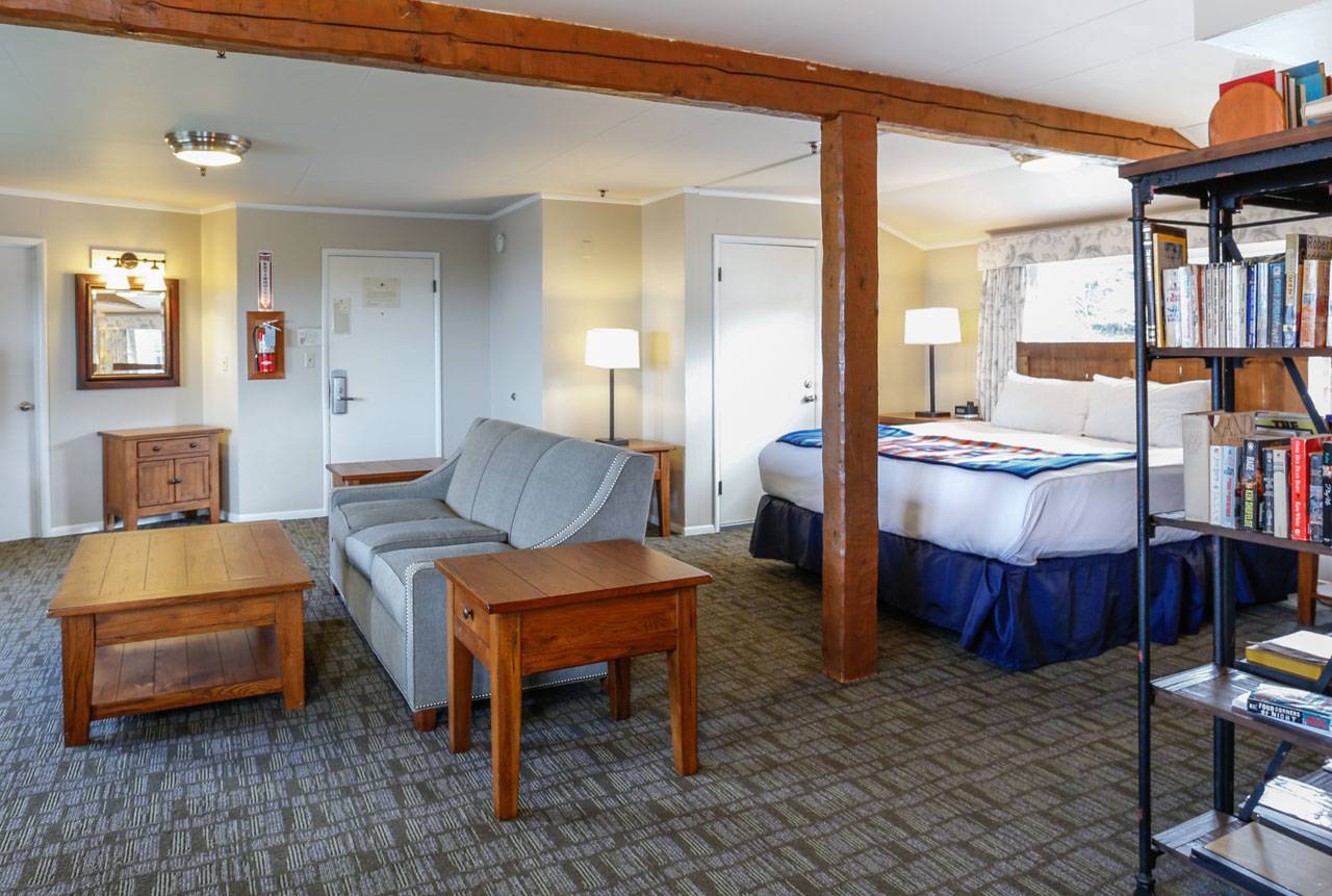 Reserve Becker's Suite as a guestroom during the summer months, or enjoy it as a communal library during the off-season!