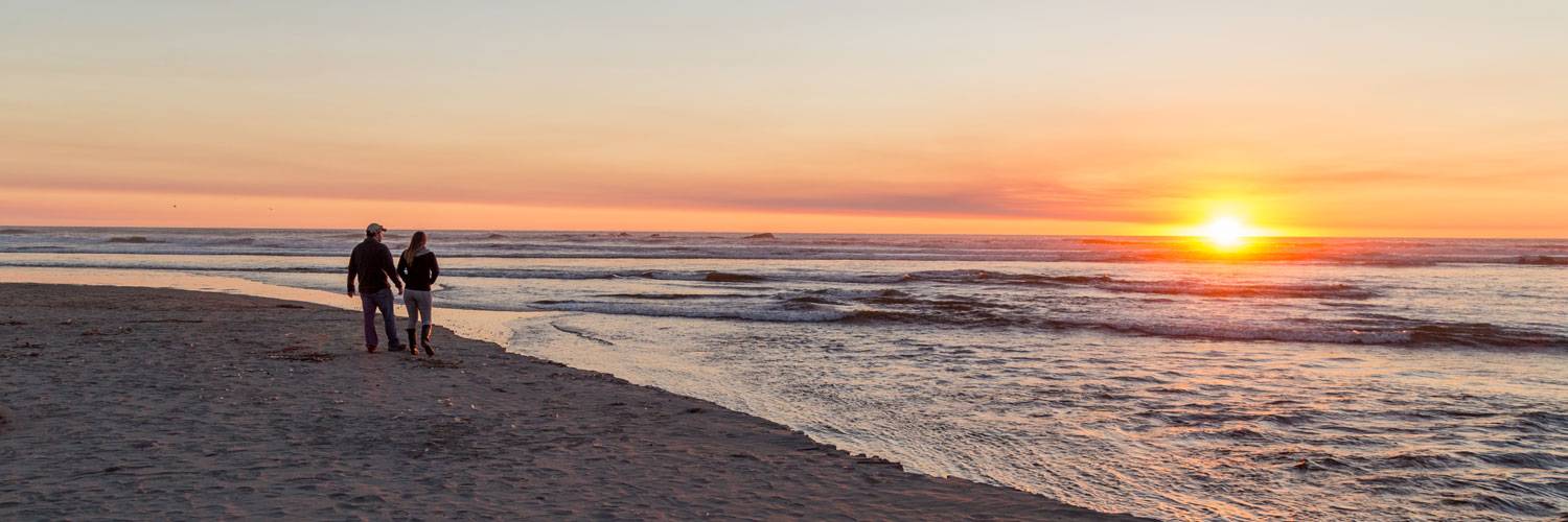Stroll the beautiful beaches during your stay at Kalaloch Lodge.