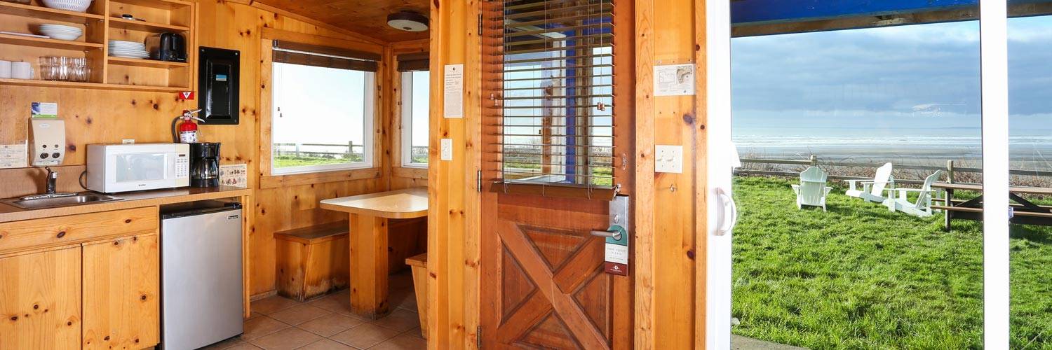 The well-equipped cabins at Kalaloch Lodge allow you to enjoy longer stays.